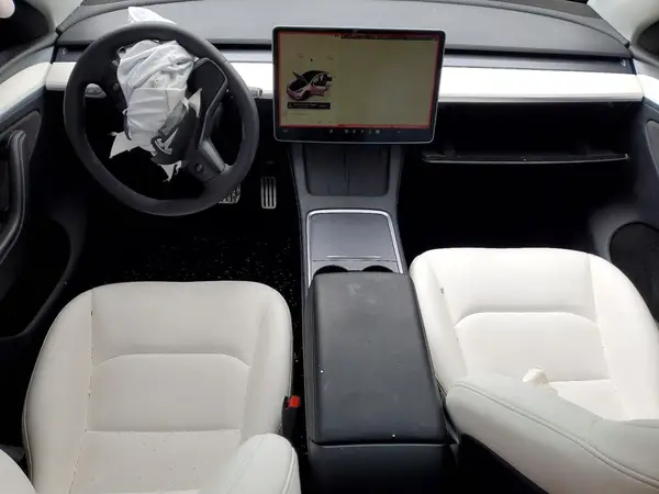 7SAYGDEFXSA356107 2025 TESLA MODEL Y - Image 8