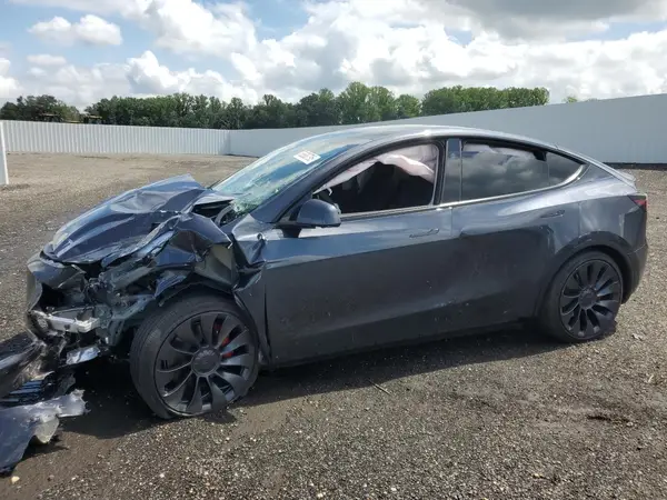 7SAYGDEFXSA362196 2025 TESLA MODEL Y - Image 1