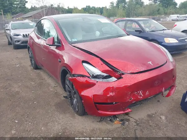 7SAYGDEFXSA367267 2025 TESLA MODEL Y - Image 1