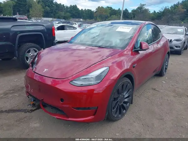 7SAYGDEFXSA367267 2025 TESLA MODEL Y - Image 2