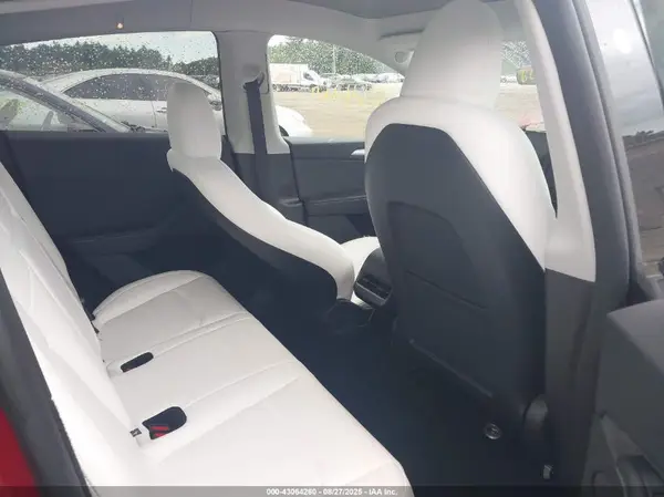 7SAYGDEFXSA367267 2025 TESLA MODEL Y - Image 8