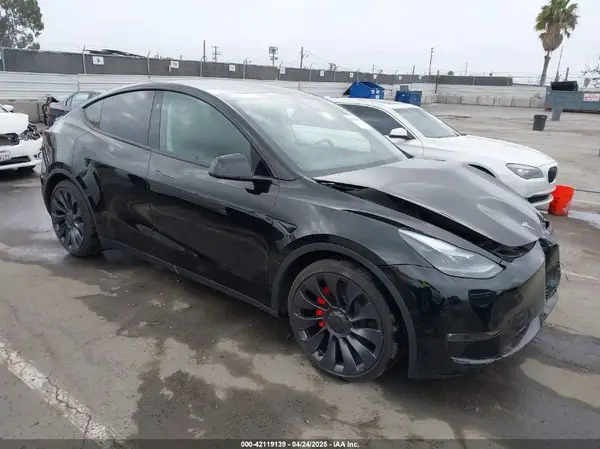 7SAYGDEFXSF231966 2025 TESLA MODEL Y - Image 1