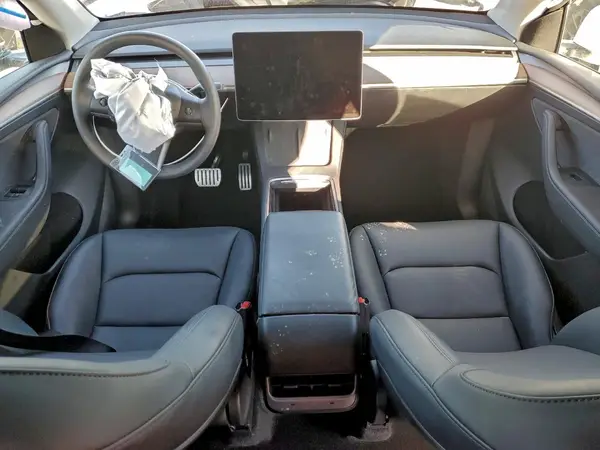7SAYGDEFXSF299877 2025 TESLA MODEL Y - Image 8