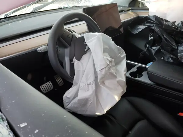 7SAYGDEFXSF307038 2025 TESLA MODEL Y - Image 8
