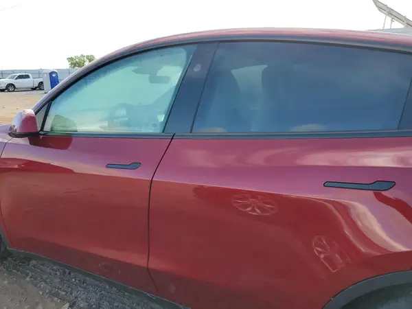 7SAYGDEFXSF307217 2025 TESLA MODEL Y - Image 8