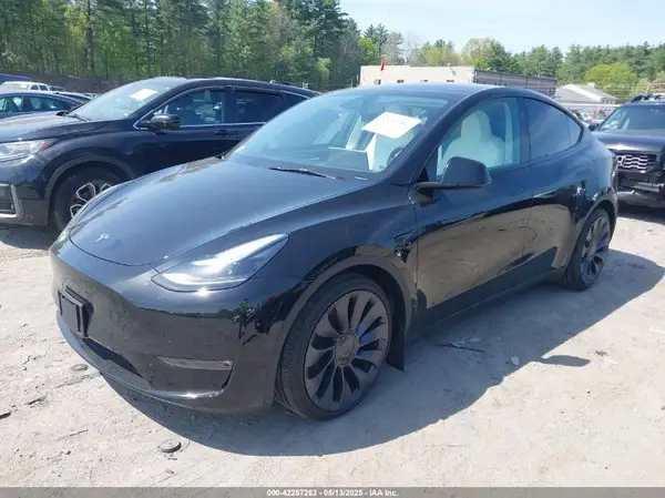 7SAYGDEFXSF309548 2025 TESLA MODEL Y - Image 2