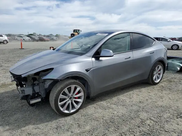 7SAYGDEFXSF310070 2025 TESLA MODEL Y - Image 1
