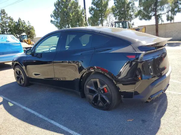 7SAYGDET1TA668744 2026 TESLA MODEL Y - Image 2