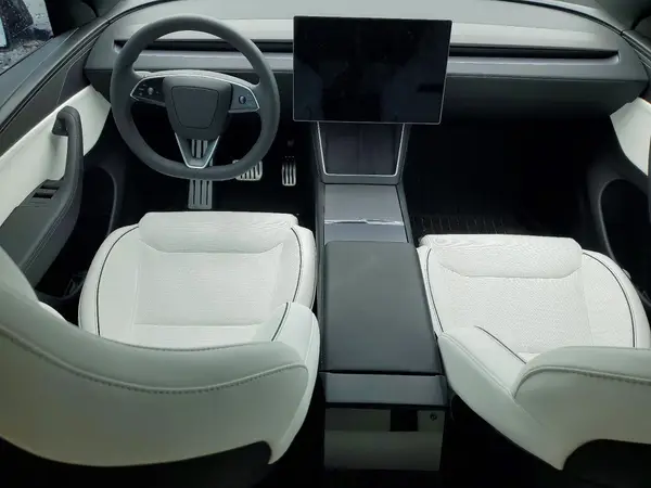 7SAYGDET5TA649047 2026 TESLA MODEL Y - Image 8