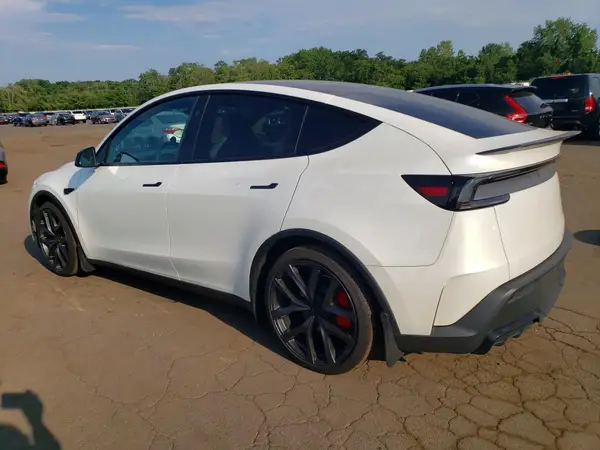 7SAYGDET9TA658396 2026 TESLA MODEL Y - Image 2