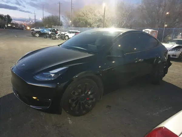 925238 2023 TESLA MODEL Y