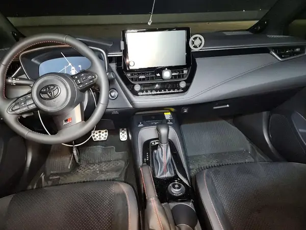 D19496 2025 TOYOTA COROLLA - Image 8