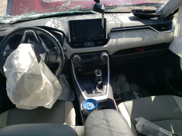 D22781 2021 TOYOTA RAV 4 - Image 8