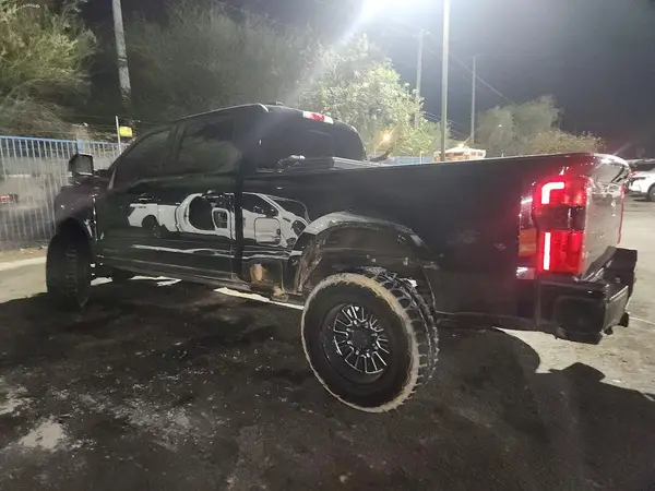 D48184 2023 FORD F350 - Image 2