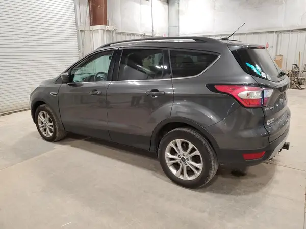 E15235 2017 FORD ESCAPE - Image 2