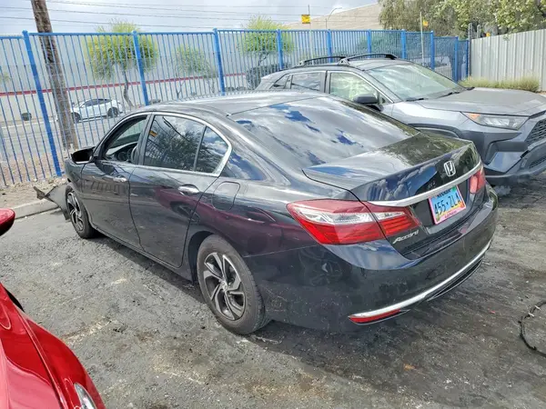 HGCR2F35HA130492 2017 HONDA ACCORD - Image 2
