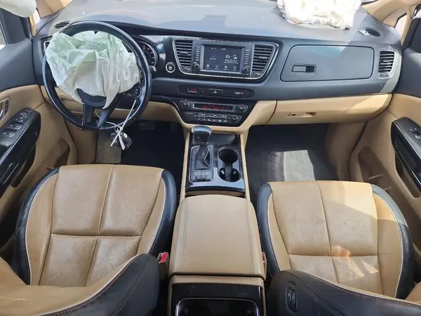 HN0MCSC11H6336632 2017 KIA SEDONA - Image 8