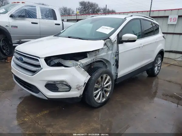 IFMCU0JD8HUD26695 2017 FORD ESCAPE - Image 2