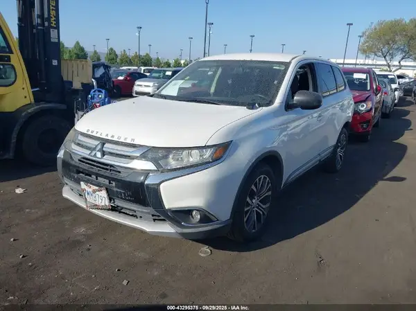 JA4AD2A30GZ000139 2016 MITSUBISHI OUTLANDER - Image 2
