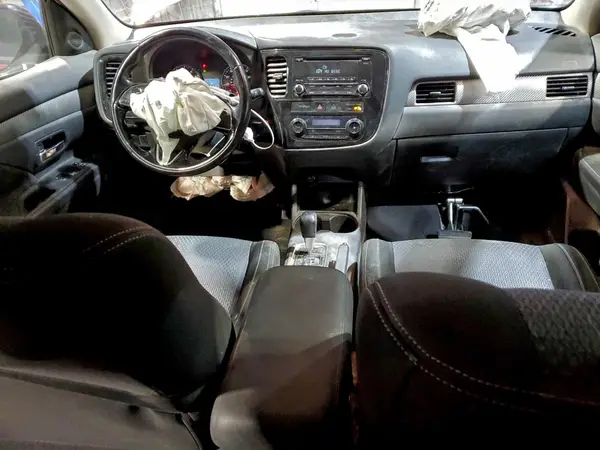 JA4AD2A30GZ003686 2016 MITSUBISHI OUTLANDER - Image 8