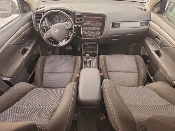 JA4AD2A30GZ028877 2016 MITSUBISHI OUTLANDER - Image 8