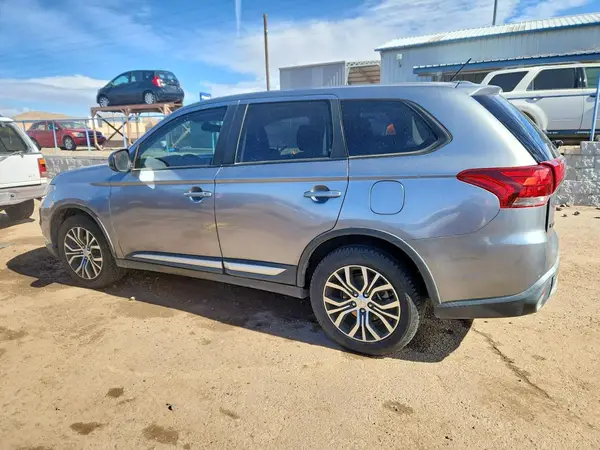 JA4AD2A30GZ062379 2016 MITSUBISHI OUTLANDER - Image 2