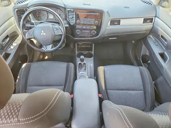 JA4AD2A30GZ062379 2016 MITSUBISHI OUTLANDER - Image 8