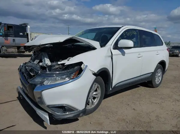 JA4AD2A30GZ605925 2016 MITSUBISHI OUTLANDER - Image 2