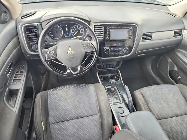 JA4AD2A30HZ021543 2017 MITSUBISHI OUTLANDER - Image 8
