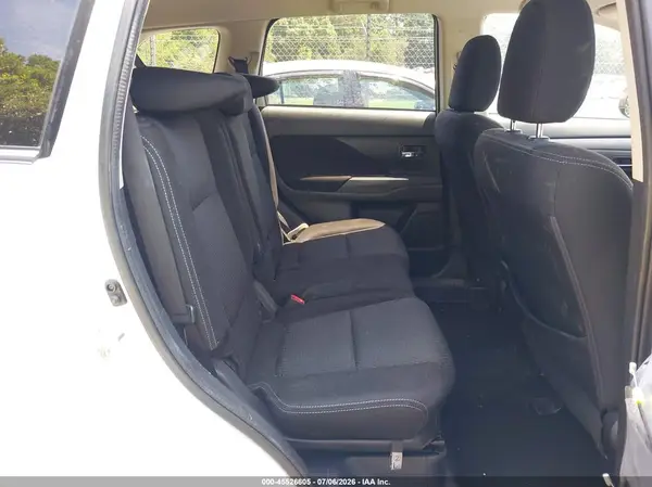 JA4AD2A30HZ024586 2017 MITSUBISHI OUTLANDER - Image 8