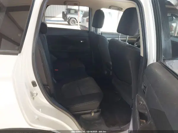 JA4AD2A30HZ041730 2017 MITSUBISHI OUTLANDER - Image 8