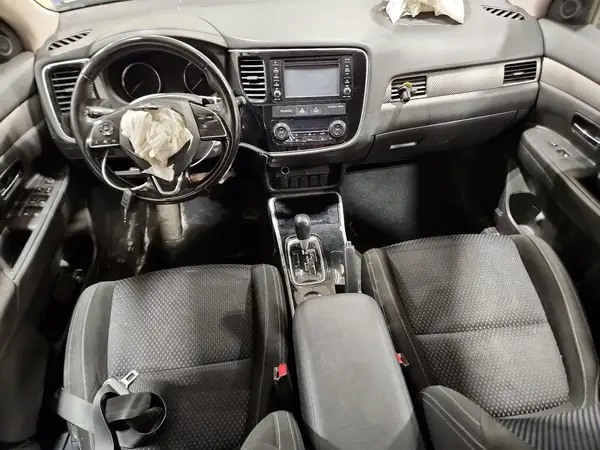 JA4AD2A30HZ042988 2017 MITSUBISHI OUTLANDER - Image 8
