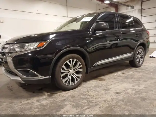 JA4AD2A30HZ060892 2017 MITSUBISHI OUTLANDER - Image 2