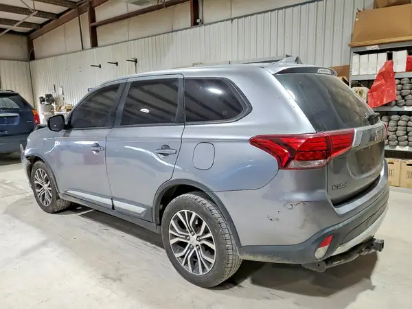 JA4AD2A30HZ065025 2017 MITSUBISHI OUTLANDER - Image 2