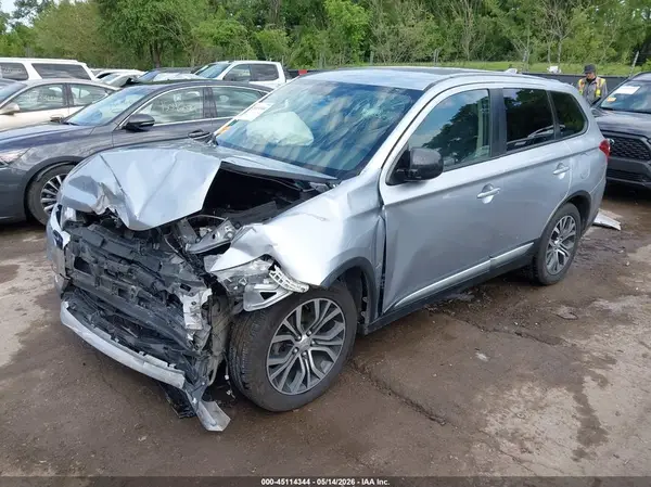 JA4AD2A30HZ070130 2017 MITSUBISHI OUTLANDER - Image 2