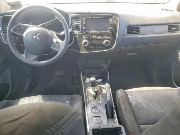 JA4AD2A30JJ000647 2018 MITSUBISHI OUTLANDER - Image 8