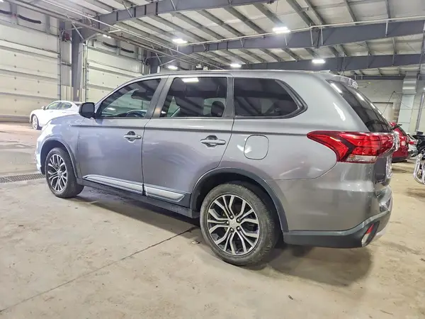 JA4AD2A30JJ003998 2018 MITSUBISHI OUTLANDER - Image 2