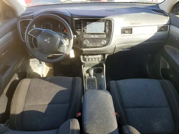 JA4AD2A30JZ001332 2018 MITSUBISHI OUTLANDER - Image 8