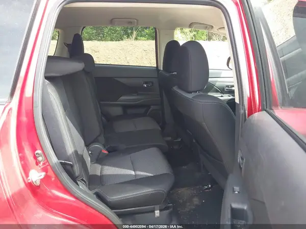 JA4AD2A30JZ001489 2018 MITSUBISHI OUTLANDER - Image 8