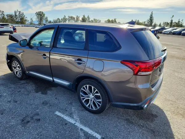 JA4AD2A30JZ002013 2018 MITSUBISHI OUTLANDER - Image 2