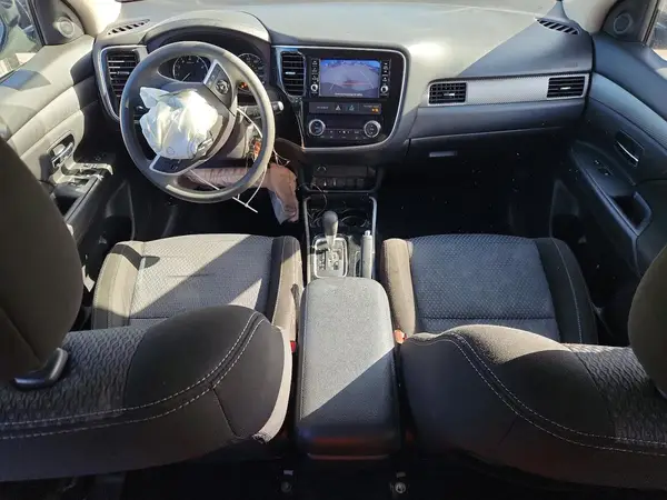 JA4AD2A30JZ002013 2018 MITSUBISHI OUTLANDER - Image 8