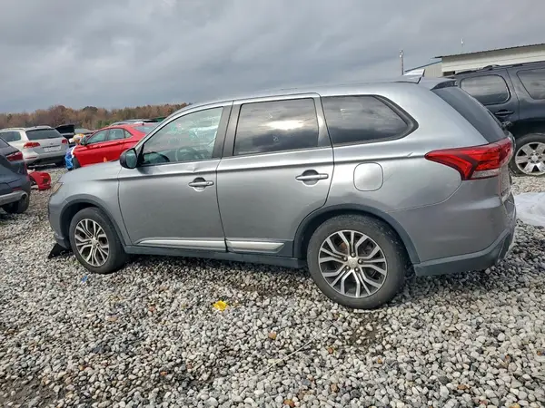 JA4AD2A30JZ003677 2018 MITSUBISHI OUTLANDER - Image 2