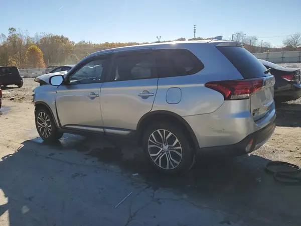 JA4AD2A30JZ011844 2018 MITSUBISHI OUTLANDER - Image 2
