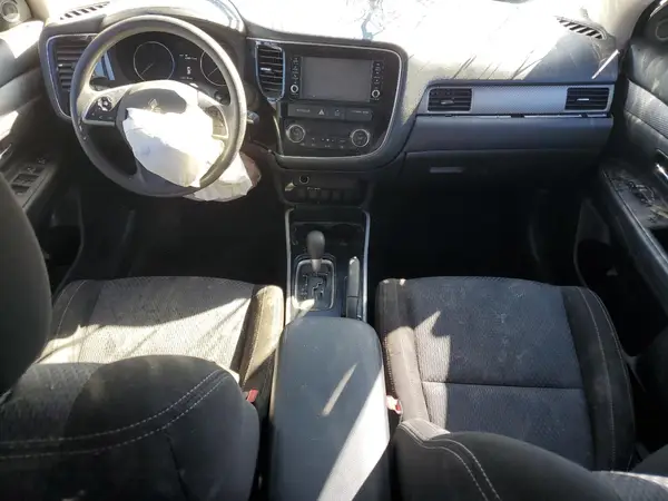 JA4AD2A30JZ011844 2018 MITSUBISHI OUTLANDER - Image 8