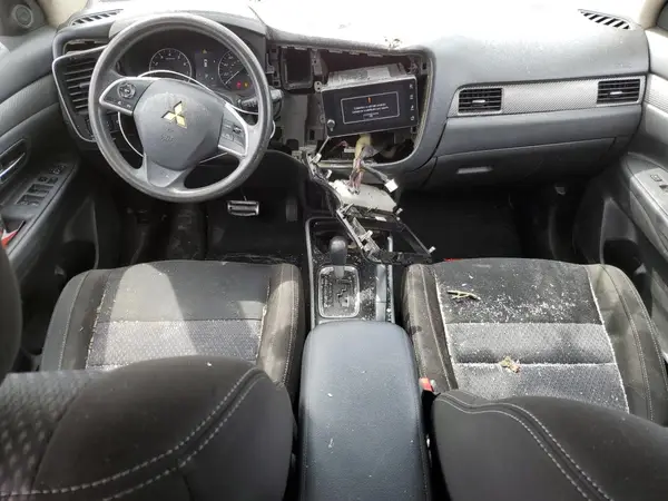 JA4AD2A30JZ021998 2018 MITSUBISHI OUTLANDER - Image 8