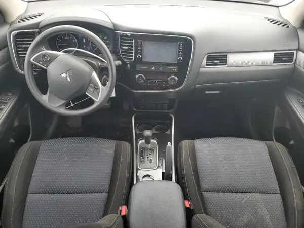 JA4AD2A30JZ026845 2018 MITSUBISHI OUTLANDER - Image 8