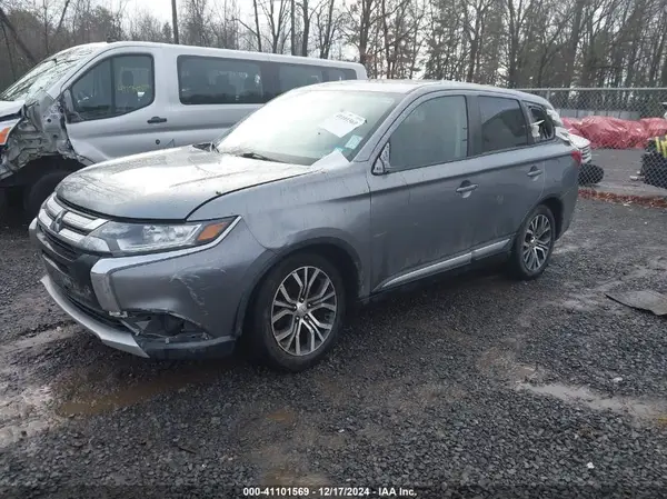 JA4AD2A30JZ038235 2018 MITSUBISHI OUTLANDER - Image 2