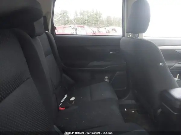 JA4AD2A30JZ038235 2018 MITSUBISHI OUTLANDER - Image 8
