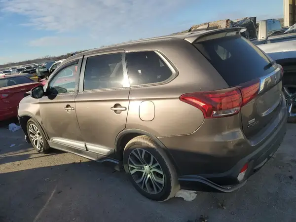 JA4AD2A30JZ060767 2018 MITSUBISHI OUTLANDER - Image 2