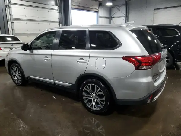 JA4AD2A30JZ063880 2018 MITSUBISHI OUTLANDER - Image 2